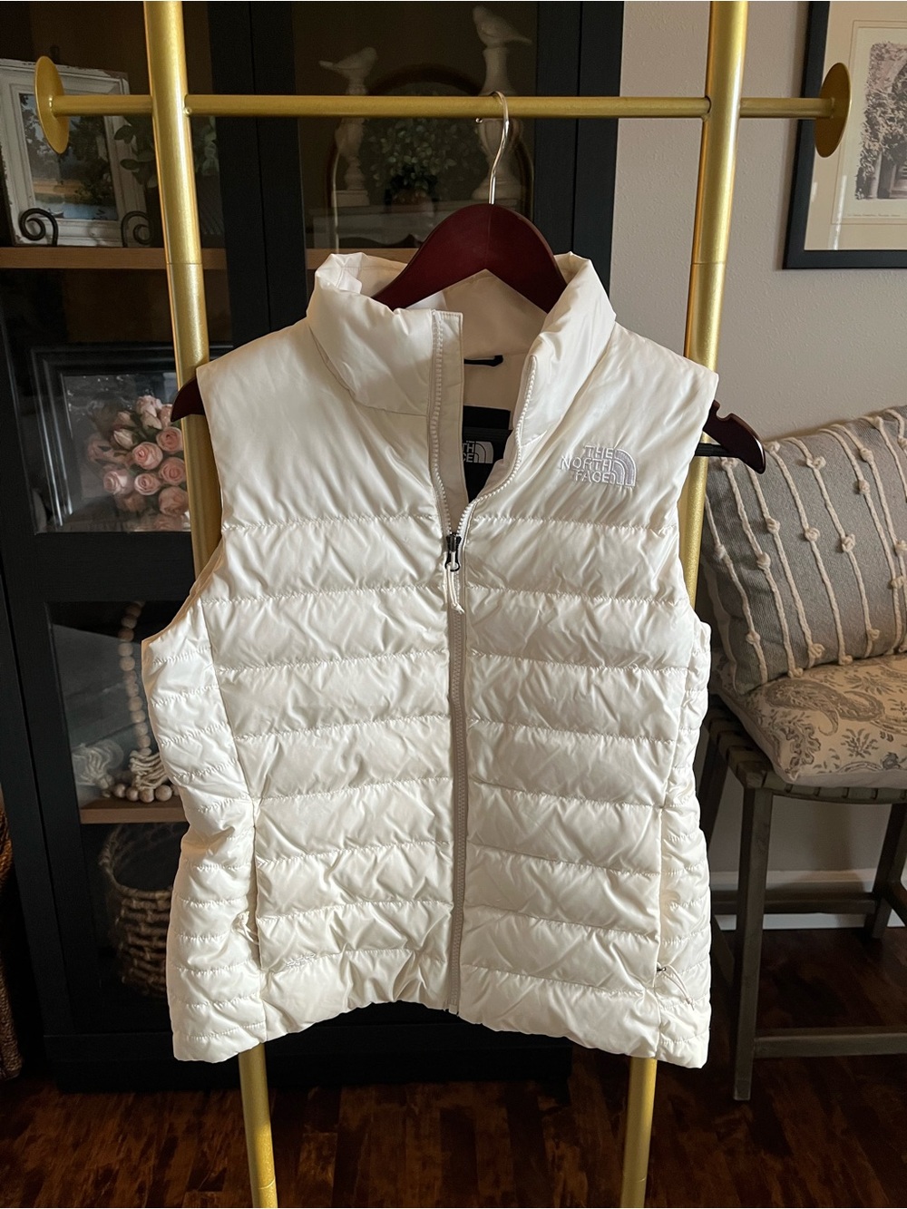 The North Face Cream/white 550 Down Lightweight Quilted puffer vest